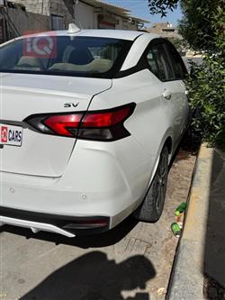 نيسان فيرسا